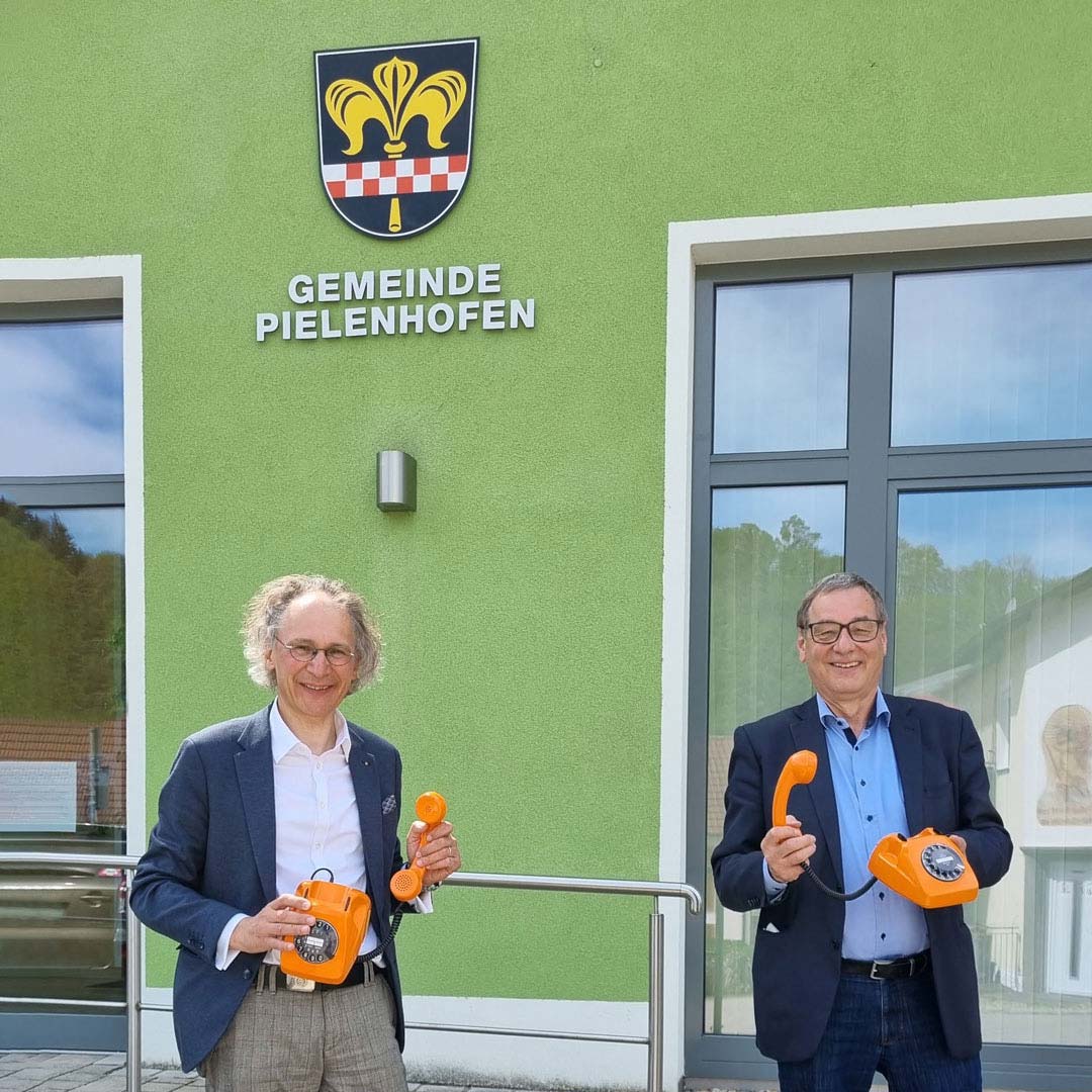 Vertragsunterzeichnung in Pielenhofen