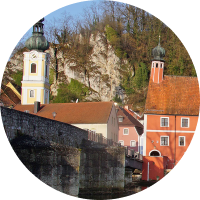 Ansicht von Kallmünz mit Brücke und Kirche