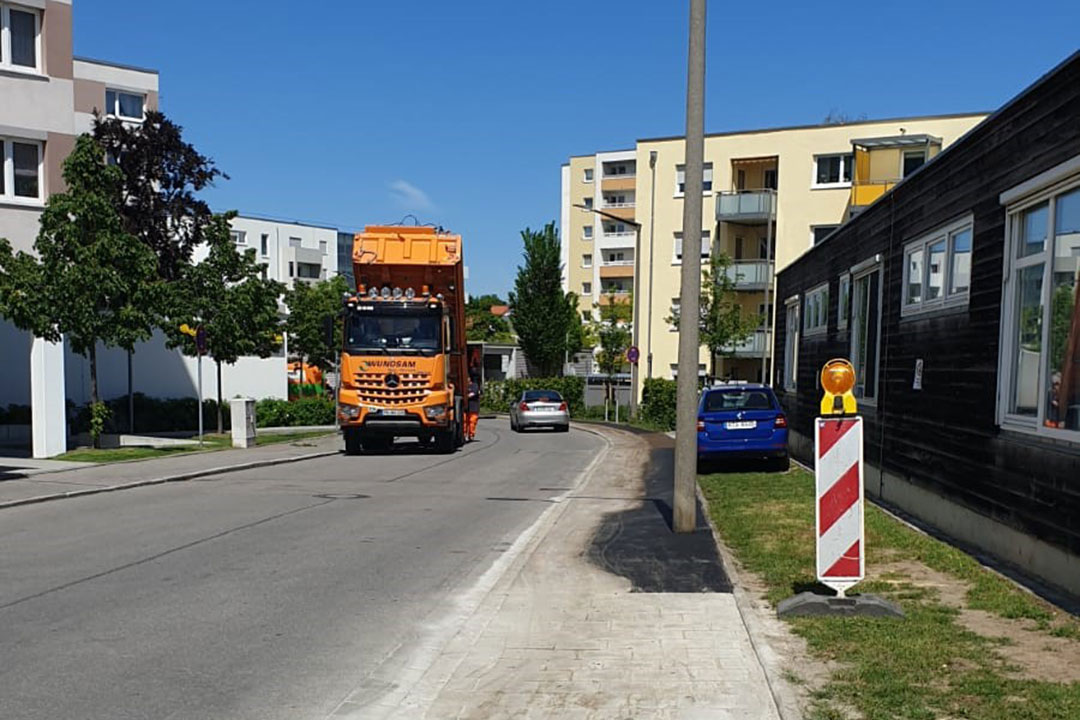 Die ersten Glasfaesern sind fertig verlegt in der Berlinerstraße